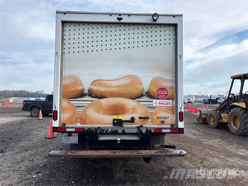 GMC Savana G3500 4x2 Refrigerated Truck Tovornjaki hladilniki