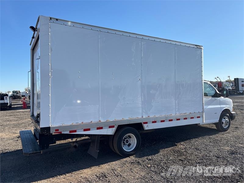 GMC Savana G3500 4x2 Refrigerated Truck Kamioni hladnjače