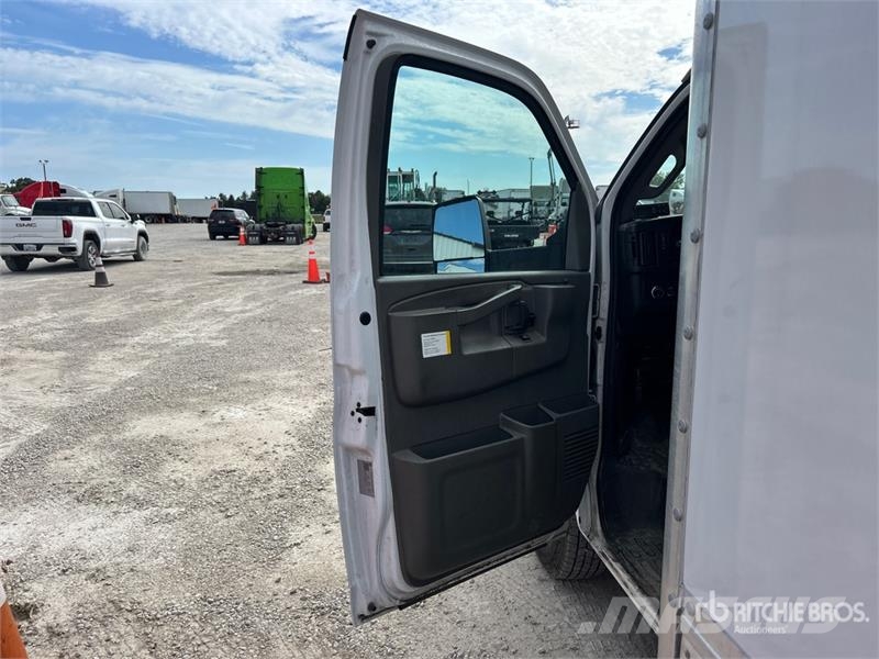 GMC Savana G3500 4x2 Refrigerated Truck Camion a temperatura controllata