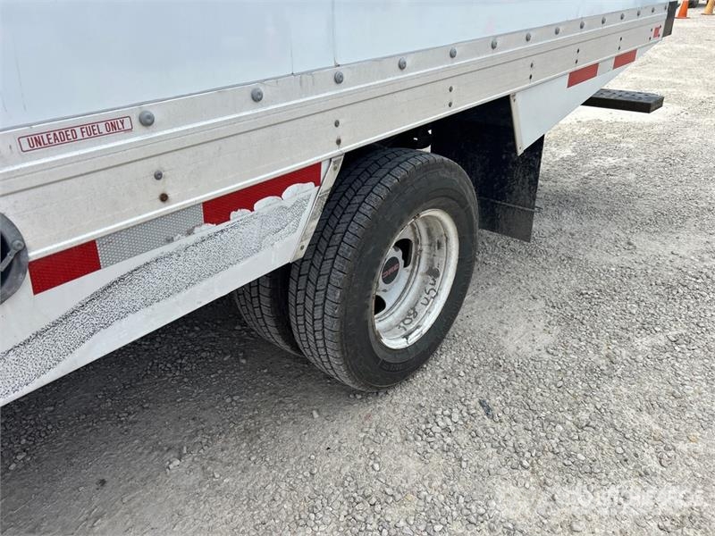 GMC Savana G3500 4x2 Refrigerated Truck Camion a temperatura controllata