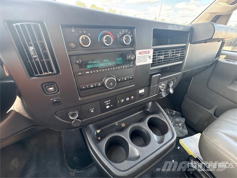 GMC Savana G3500 4x2 Refrigerated Truck Isotermos y frigoríficos