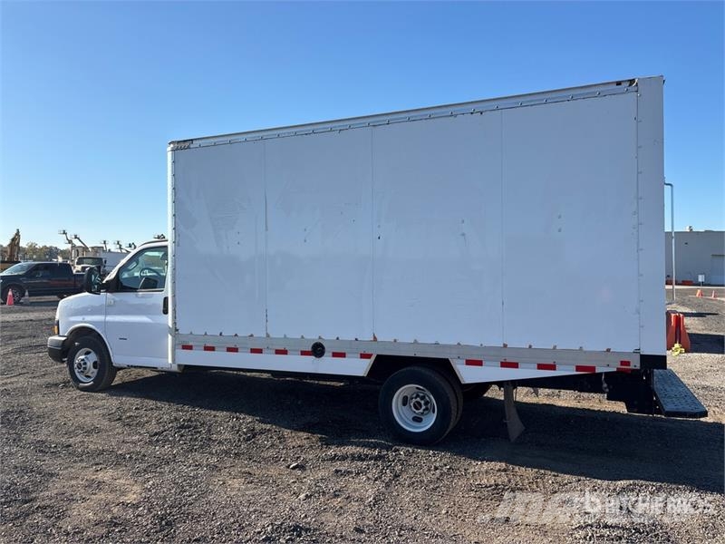 GMC Savana G3500 4x2 Refrigerated Truck Kamioni hladnjače