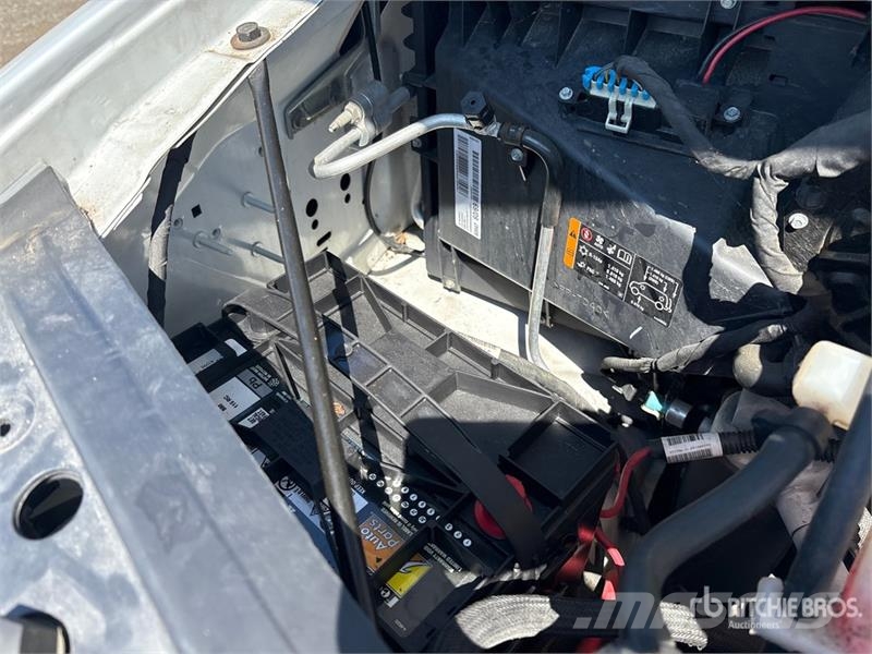 GMC Savana G3500 4x2 Refrigerated Truck Isotermos y frigoríficos