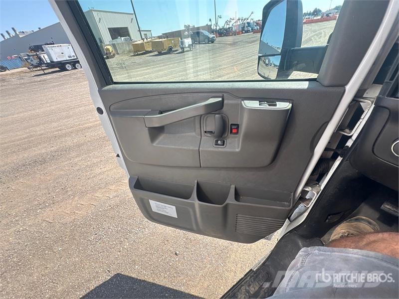 GMC Savana G3500 4x2 Refrigerated Truck Isotermos y frigoríficos