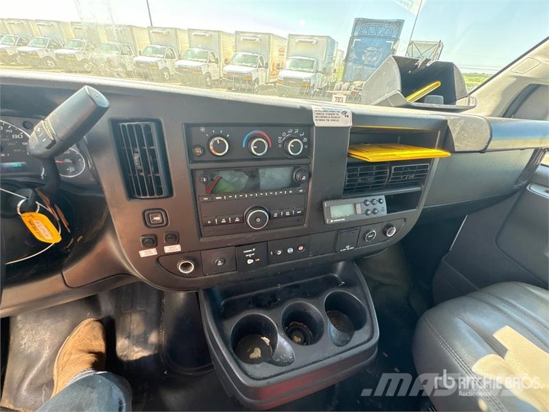 GMC Savana G3500 4x2 Refrigerated Truck Isotermos y frigoríficos