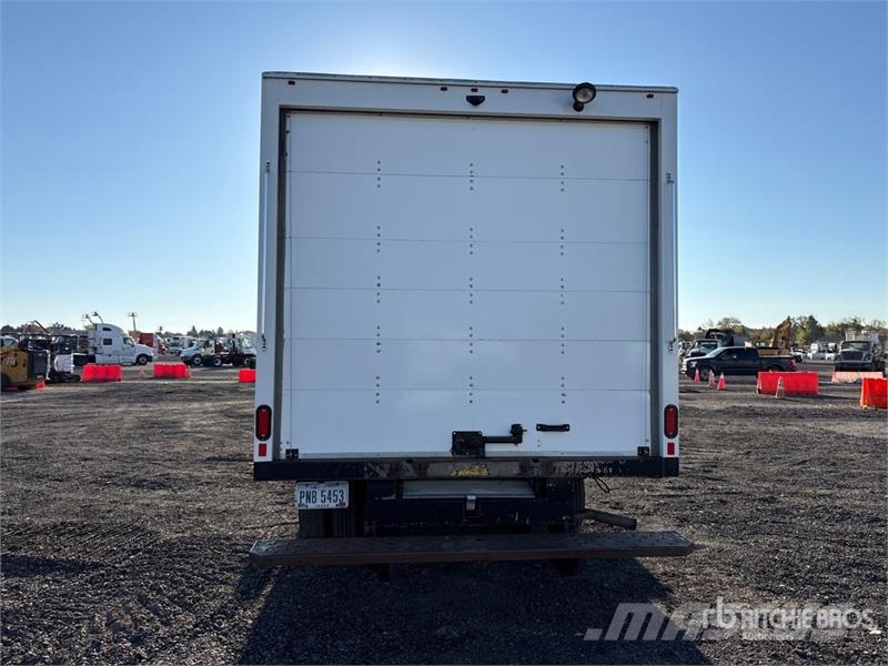 GMC Savana G3500 4x2 Refrigerated Truck Chladiarenské nákladné vozidlá