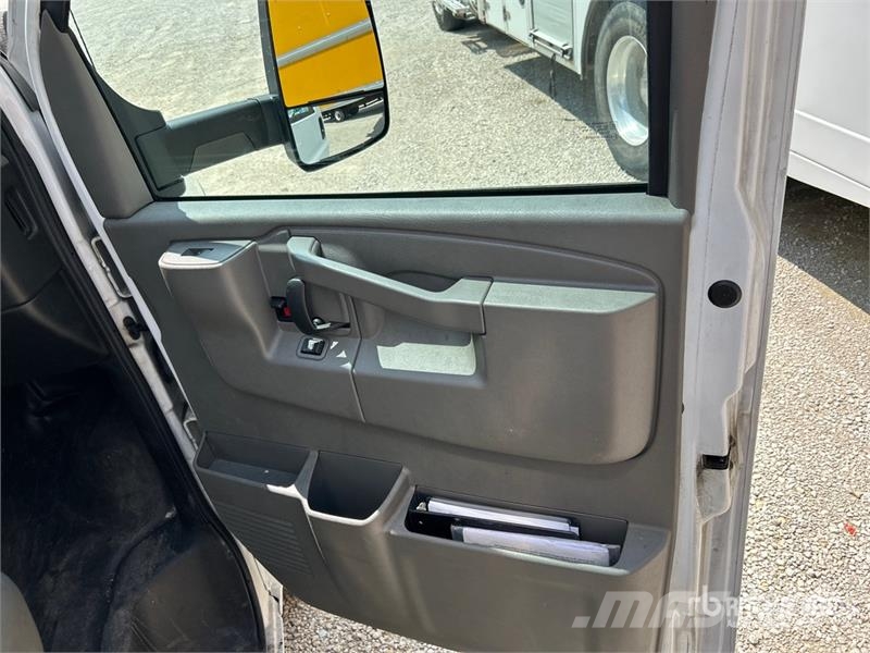 GMC Savana G3500 4x2 Refrigerated Truck Isotermos y frigoríficos