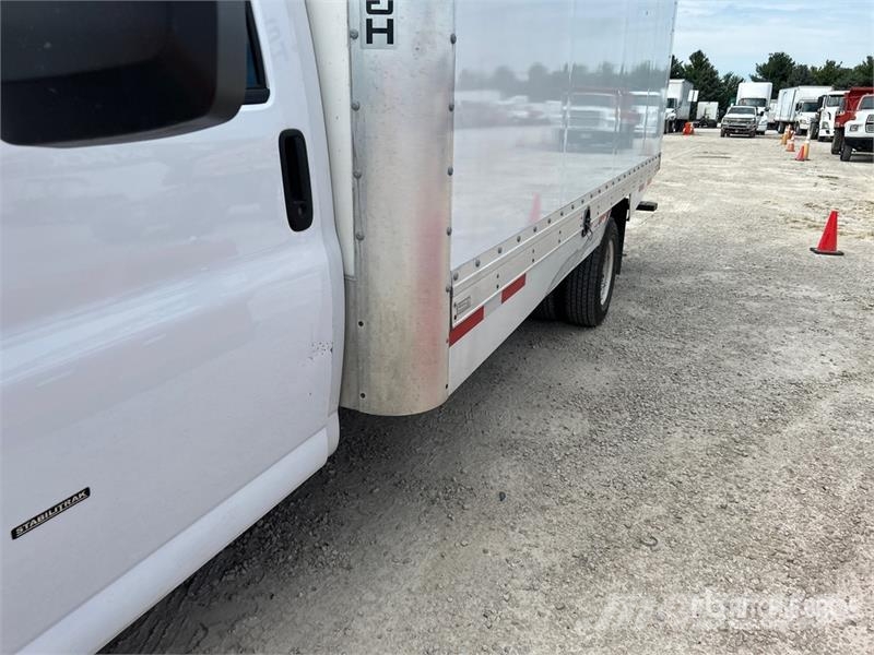 GMC Savana G3500 4x2 Refrigerated Truck Camion a temperatura controllata