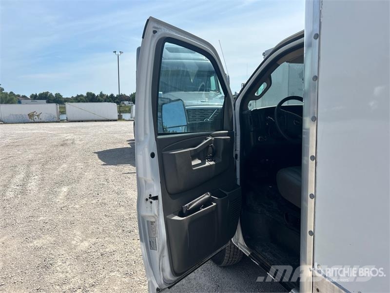 GMC Savana G3500 4x2 Refrigerated Truck Isotermos y frigoríficos