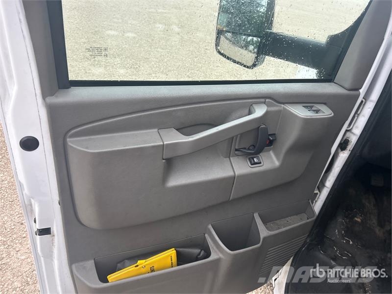 GMC Savana G3500 4x2 Refrigerated Truck Isotermos y frigoríficos
