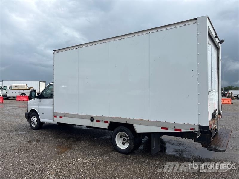 GMC Savana G3500 4x2 Refrigerated Truck Isotermos y frigoríficos