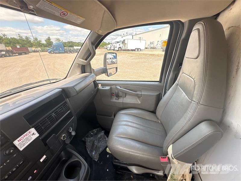 GMC Savana G3500 4x2 Refrigerated Truck Isotermos y frigoríficos