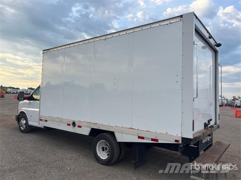 GMC Savana G3500 4x2 Refrigerated Truck Isotermos y frigoríficos