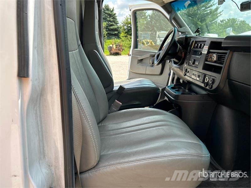 GMC Savana G3500 4x2 Refrigerated Truck Isotermos y frigoríficos