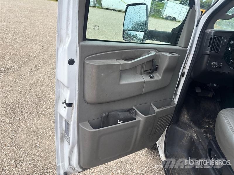 GMC Savana G3500 4x2 Refrigerated Truck Isotermos y frigoríficos