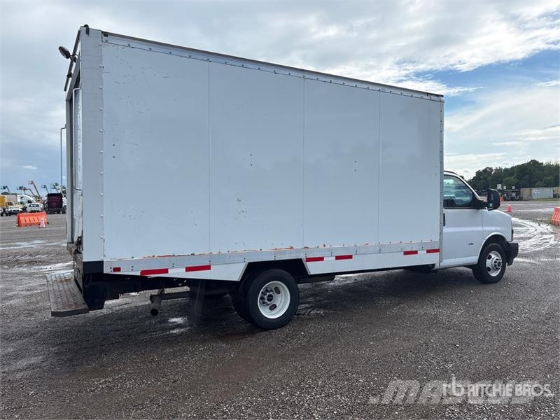 GMC Savana G3500 4x2 Refrigerated Truck Isotermos y frigoríficos