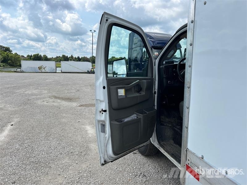 GMC Savana G3500 4x2 Refrigerated Truck Isotermos y frigoríficos