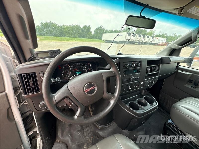 GMC Savana G3500 4x2 Refrigerated Truck Isotermos y frigoríficos