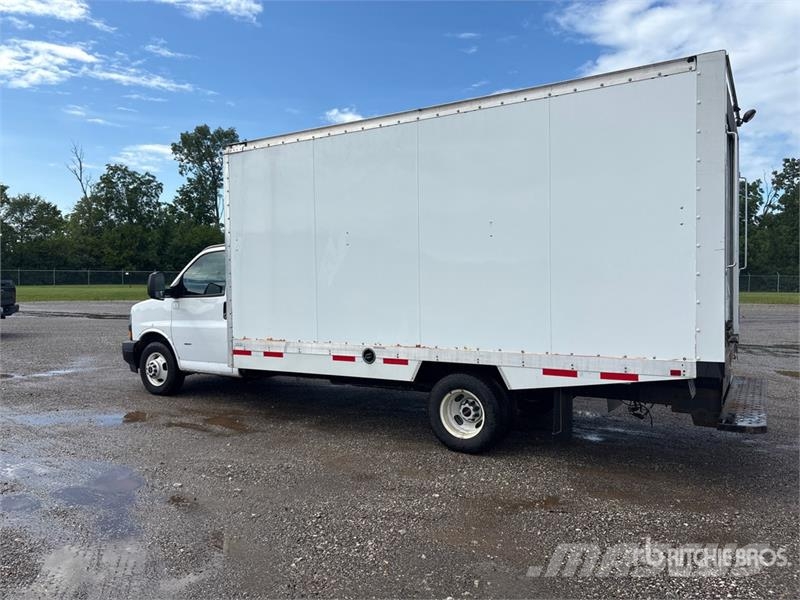 GMC Savana G3500 4x2 Refrigerated Truck Isotermos y frigoríficos