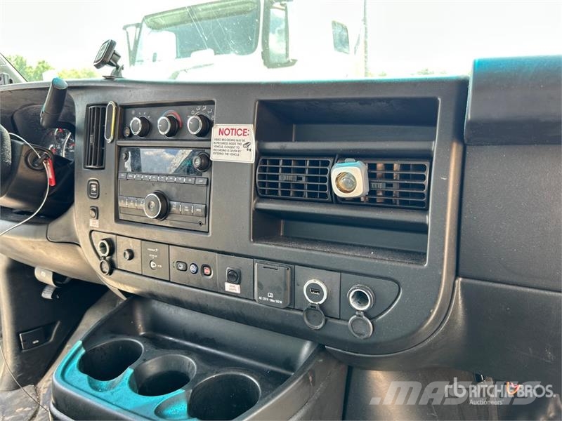 GMC Savana G3500 4x2 Refrigerated Truck Isotermos y frigoríficos