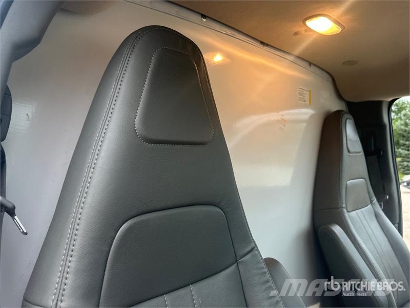 GMC Savana G3500 4x2 Refrigerated Truck Isotermos y frigoríficos