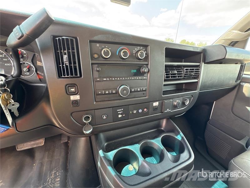 GMC Savana G3500 4x2 Refrigerated Truck Isotermos y frigoríficos