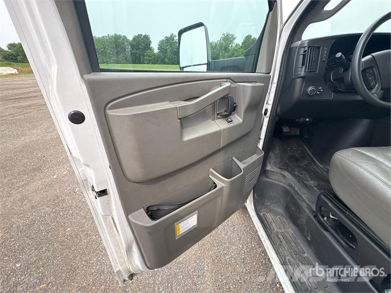 GMC Savana G3500 4x2 Refrigerated Truck Isotermos y frigoríficos