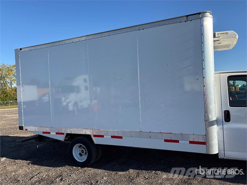 GMC Savana G3500 4x2 Refrigerated Truck Chladiarenské nákladné vozidlá