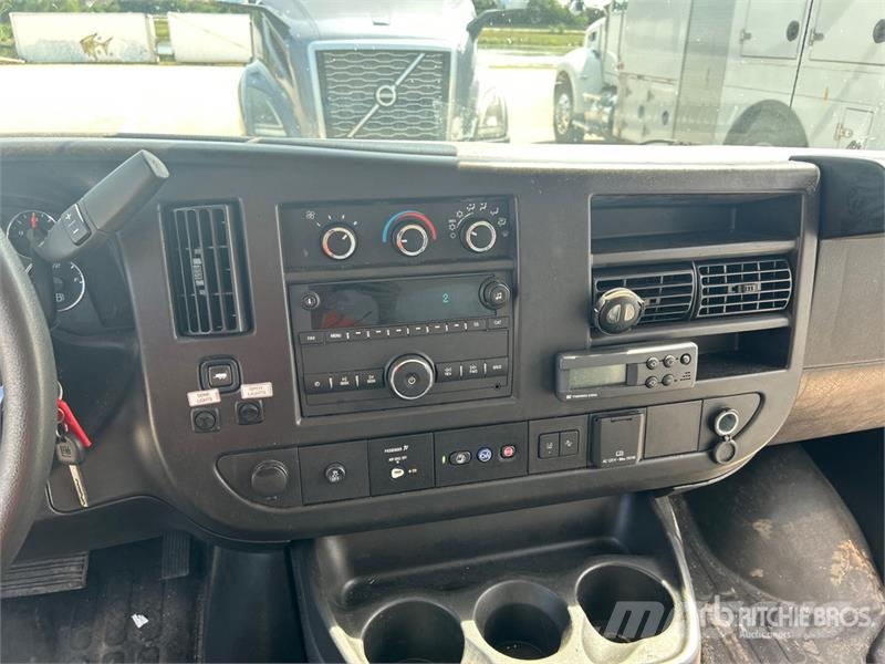 GMC Savana G3500 4x2 Refrigerated Truck Isotermos y frigoríficos