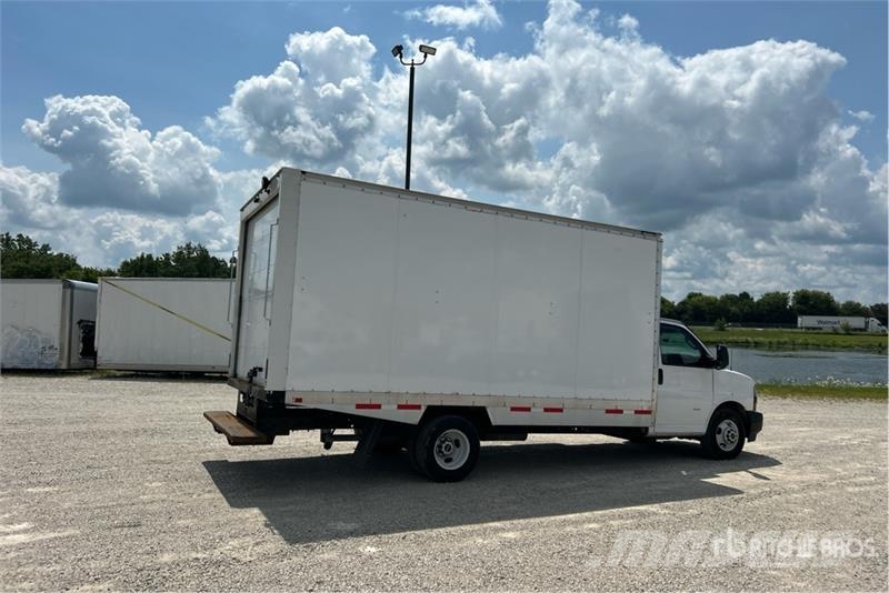 GMC Savana G3500 4x2 Refrigerated Truck Isotermos y frigoríficos