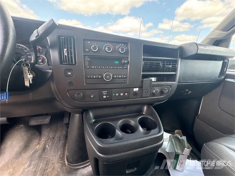 GMC Savana G3500 4x2 Refrigerated Truck Isotermos y frigoríficos