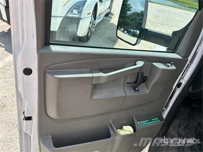 GMC Savana G3500 4x2 Refrigerated Truck Isotermos y frigoríficos