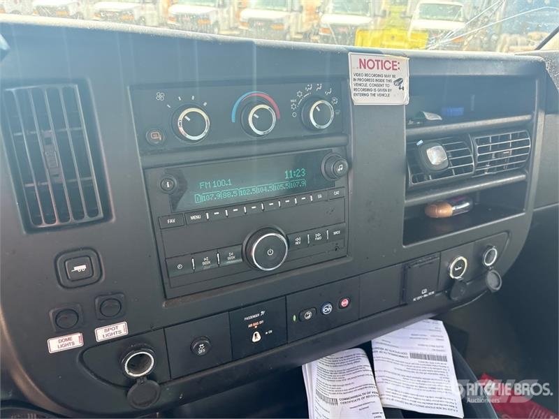 GMC Savana G3500 4x2 Refrigerated Truck Isotermos y frigoríficos