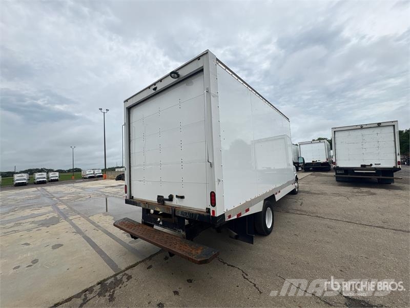 GMC Savana G3500 4x2 Refrigerated Truck Isotermos y frigoríficos