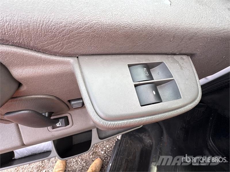GMC Savana G3500 4x2 Refrigerated Truck Camion frigorifique