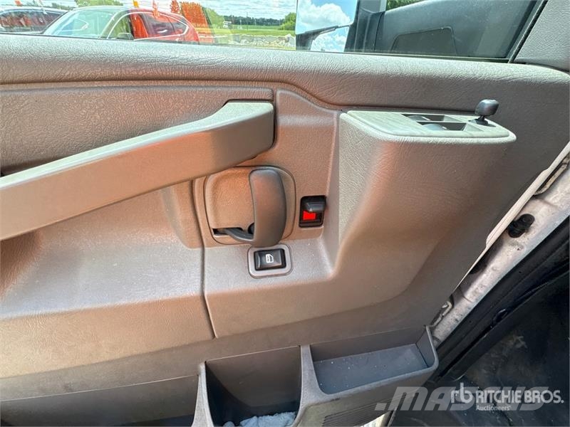 GMC Savana G3500 4x2 Refrigerated Truck Isotermos y frigoríficos