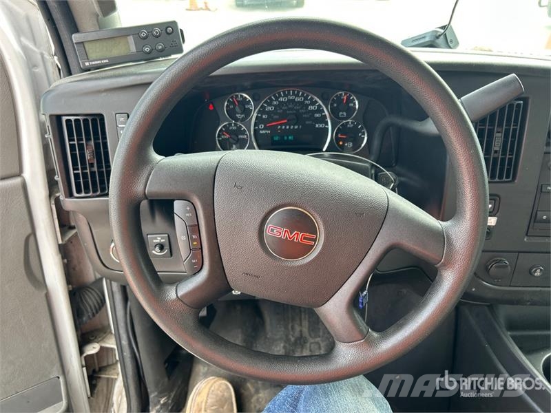 GMC Savana G3500 4x2 Refrigerated Truck Camion a temperatura controllata