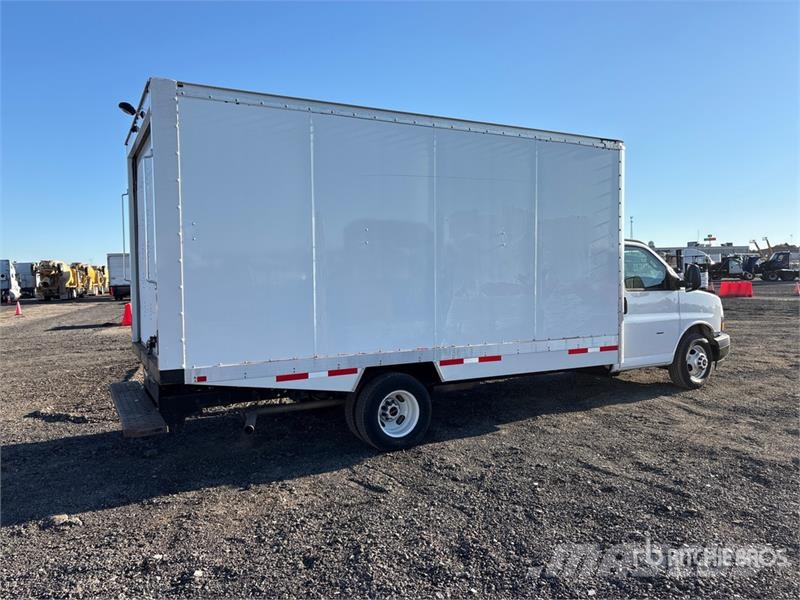 GMC Savana G3500 4x2 Refrigerated Truck Chladiarenské nákladné vozidlá