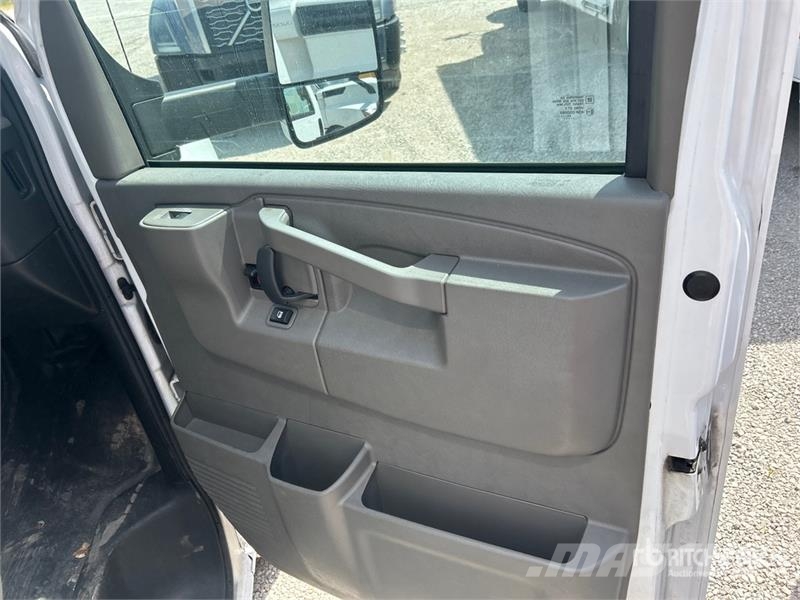 GMC Savana G3500 4x2 Refrigerated Truck Isotermos y frigoríficos