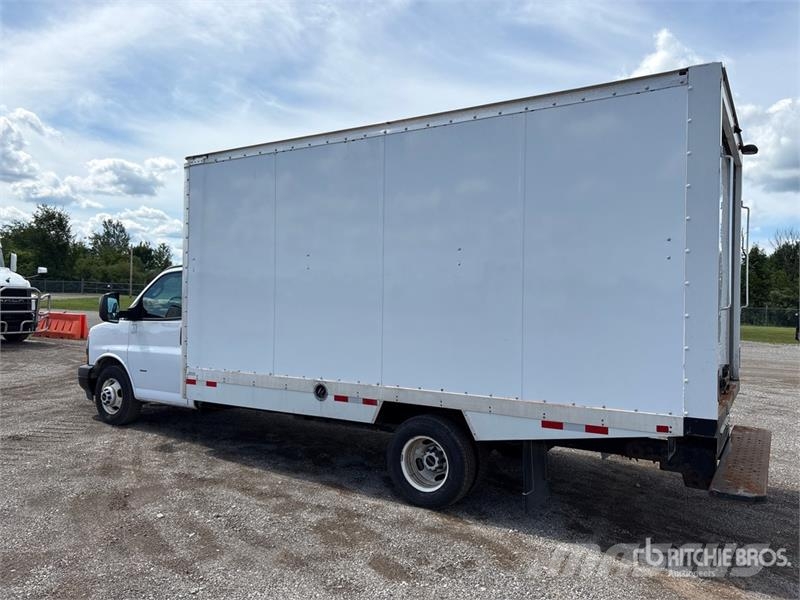 GMC Savana G3500 4x2 Refrigerated Truck Isotermos y frigoríficos
