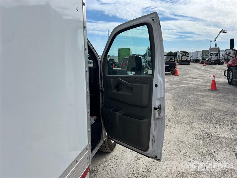 GMC Savana G3500 4x2 Refrigerated Truck Camion a temperatura controllata