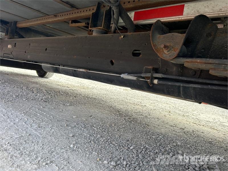 GMC Savana G3500 4x2 Refrigerated Truck Camion a temperatura controllata