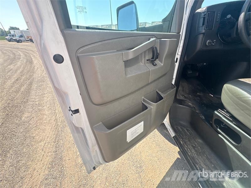 GMC Savana G3500 4x2 Refrigerated Truck Isotermos y frigoríficos