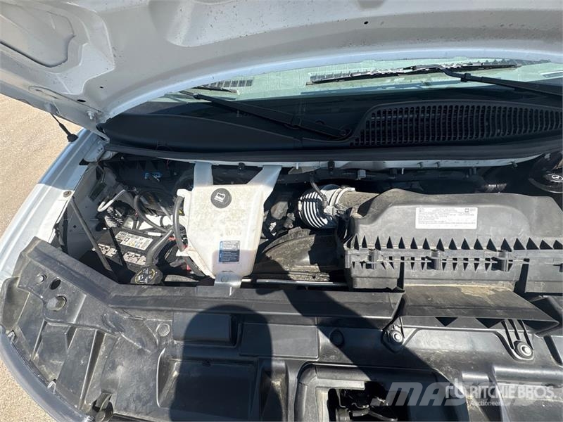 GMC Savana G3500 4x2 Refrigerated Truck Isotermos y frigoríficos