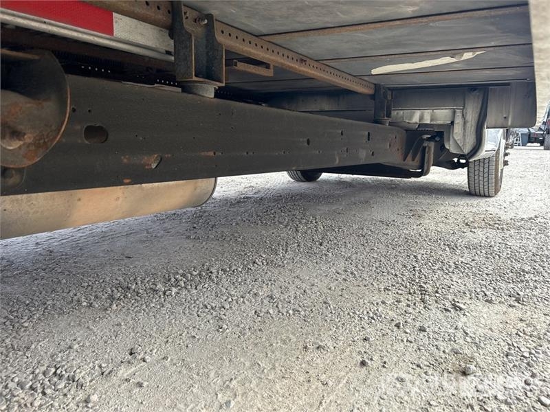 GMC Savana G3500 4x2 Refrigerated Truck Camion a temperatura controllata