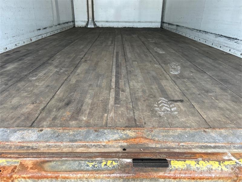 GMC Savana G3500 4x2 Refrigerated Truck Camion a temperatura controllata