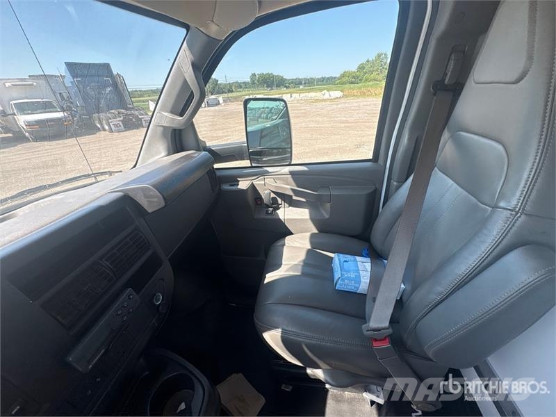 GMC Savana G3500 4x2 Refrigerated Truck Isotermos y frigoríficos