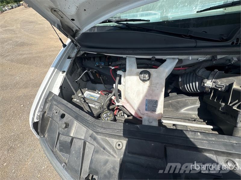 GMC Savana G3500 4x2 Refrigerated Truck Isotermos y frigoríficos