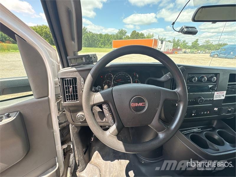 GMC Savana G3500 4x2 Refrigerated Truck Isotermos y frigoríficos