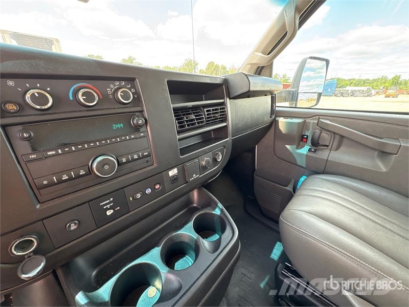 GMC Savana G3500 4x2 Refrigerated Truck Isotermos y frigoríficos